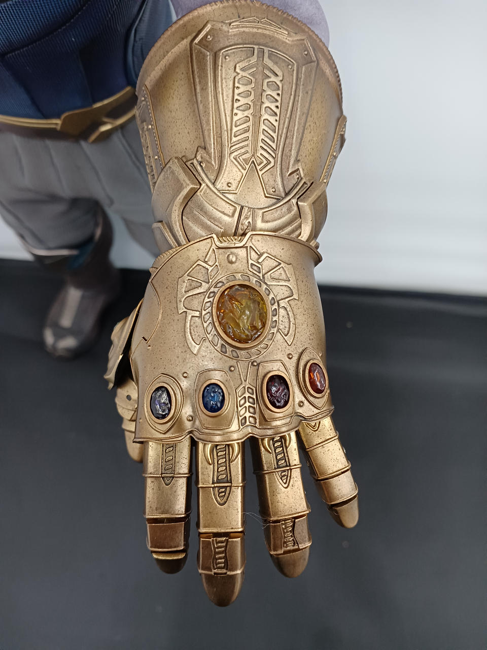HOTTOYS|サノス アベンジャーズインフィニティウォー|【ハードオフ公式