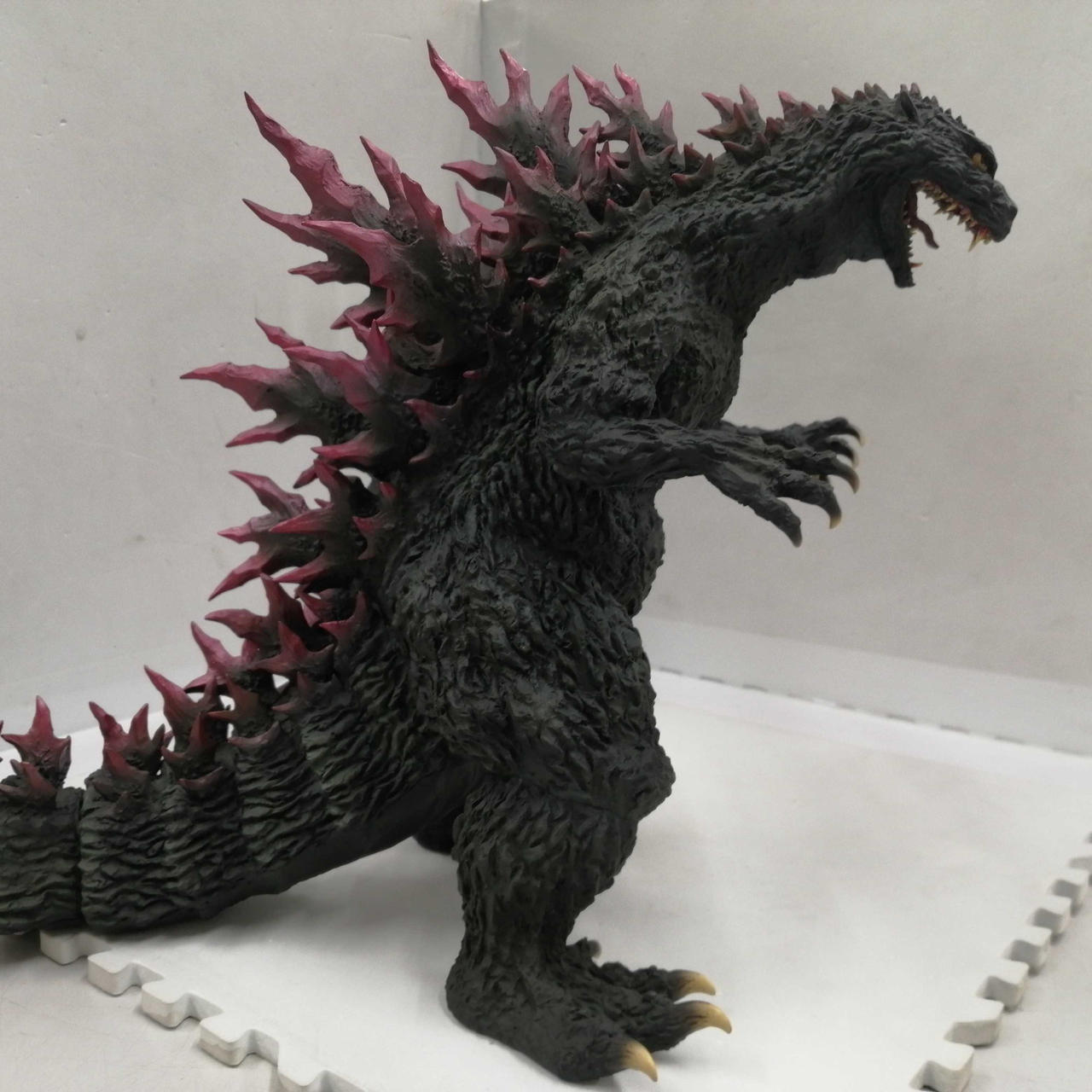 ゴジラ・ストア|ゴジラ2000 ミレニアムひな形レプリカ|【ハードオフ