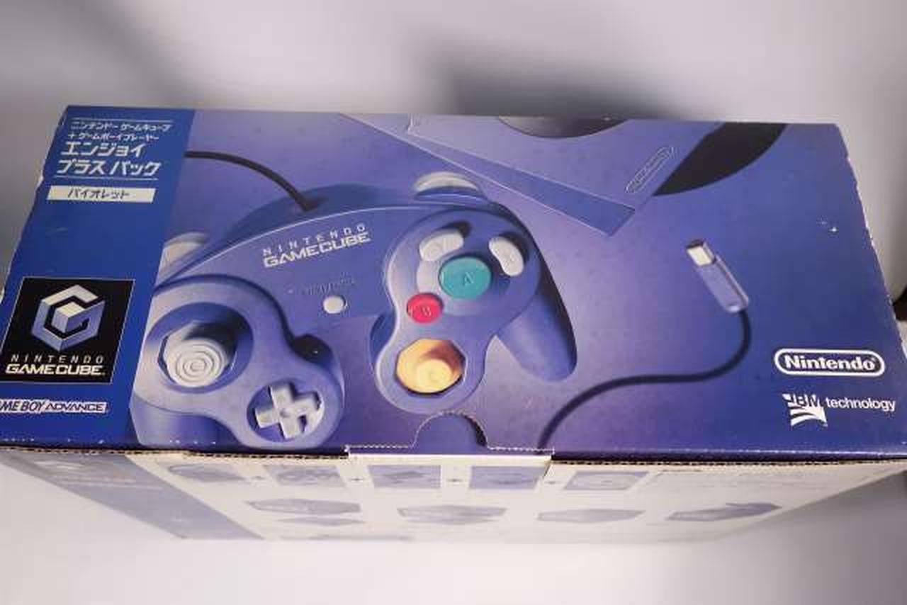 GAMECUBE本体、ソフト6本、ゲームボーイプレイヤー、コントローラ4