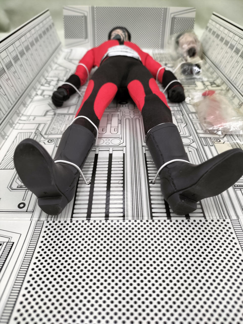 メディコムトイ|ショッカー戦闘員赤04|【ハードオフ公式通販】オフ