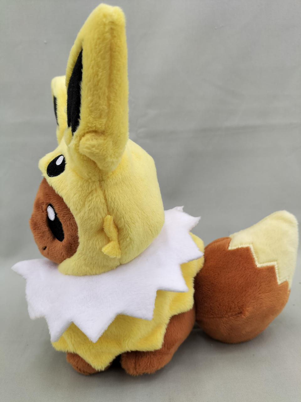 ポケモンセンター|イーブイポンチョシリーズ「サンダース」|【ハード