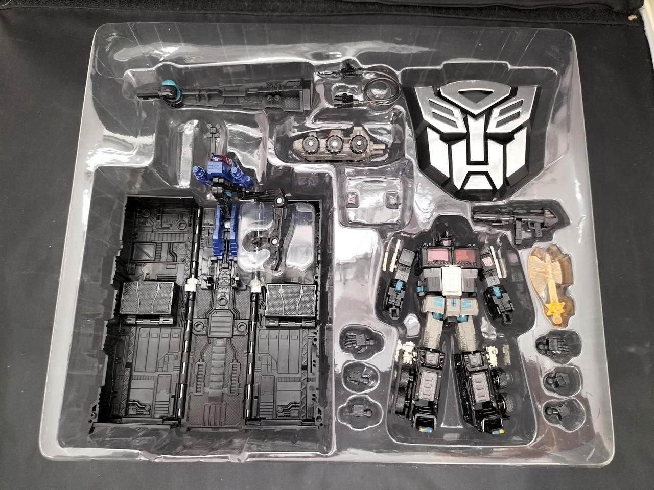 タカラ(TAKARA)|コンボイ ブラックバージョン|【ハードオフ公式通販