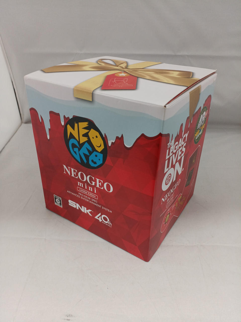 エスエヌケイ(SNK)|NEOGEO MINI クリスマス限定版|【ハードオフ公式