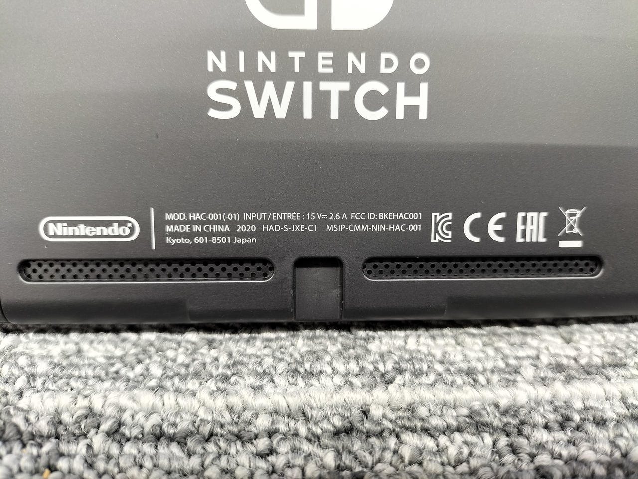 ニンテンドウ(NINTENDO)|【画面黄ばみ有・タバコ臭有り】SWITCH