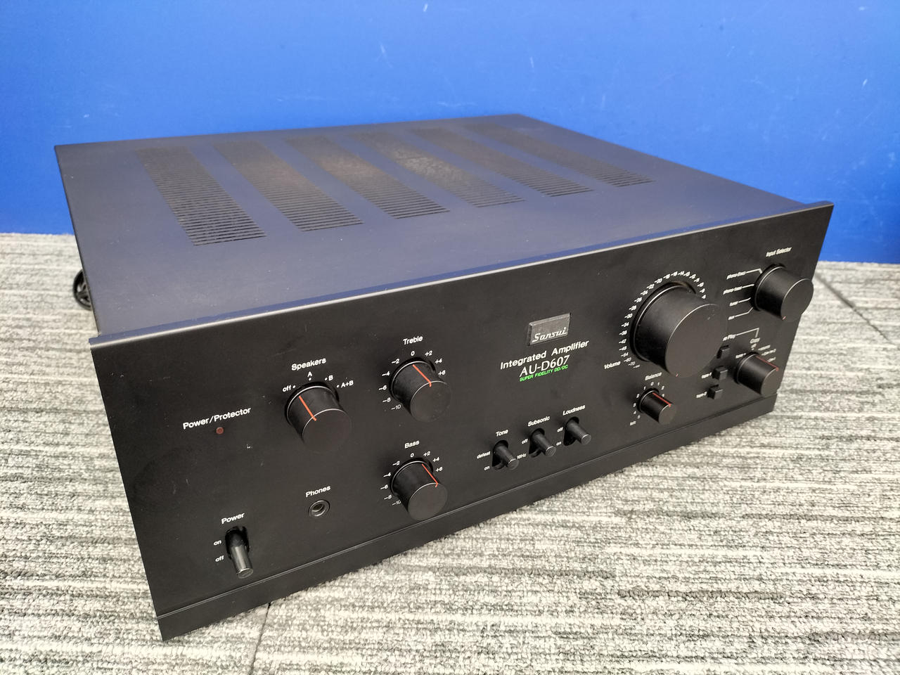 サンスイ(SANSUI)|【キズヨゴレ多数有り】プリメインアンプ|【ハード