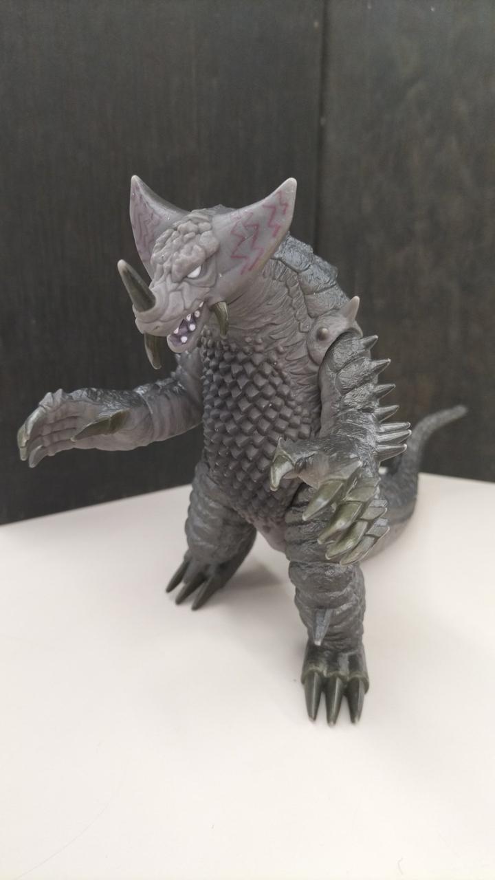 バンダイ|怪獣ソフビ|【ハードオフ公式通販】オフモール|2013600000112394