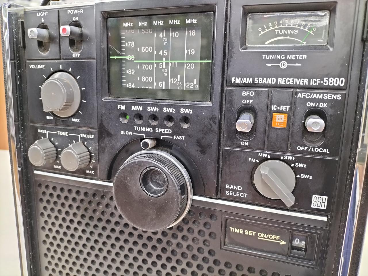 M8985 SONY ICF-5800 スカイセンサー5800 ジャンク品 M8985 SONY ICF