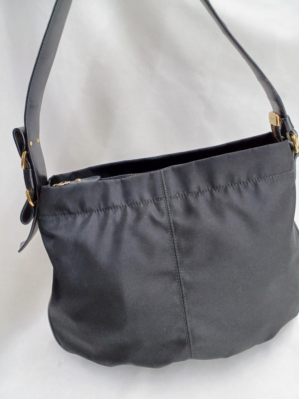 salvatore ferragamo|Ferragamo ショルダーバッグ 黒 フェラガモ