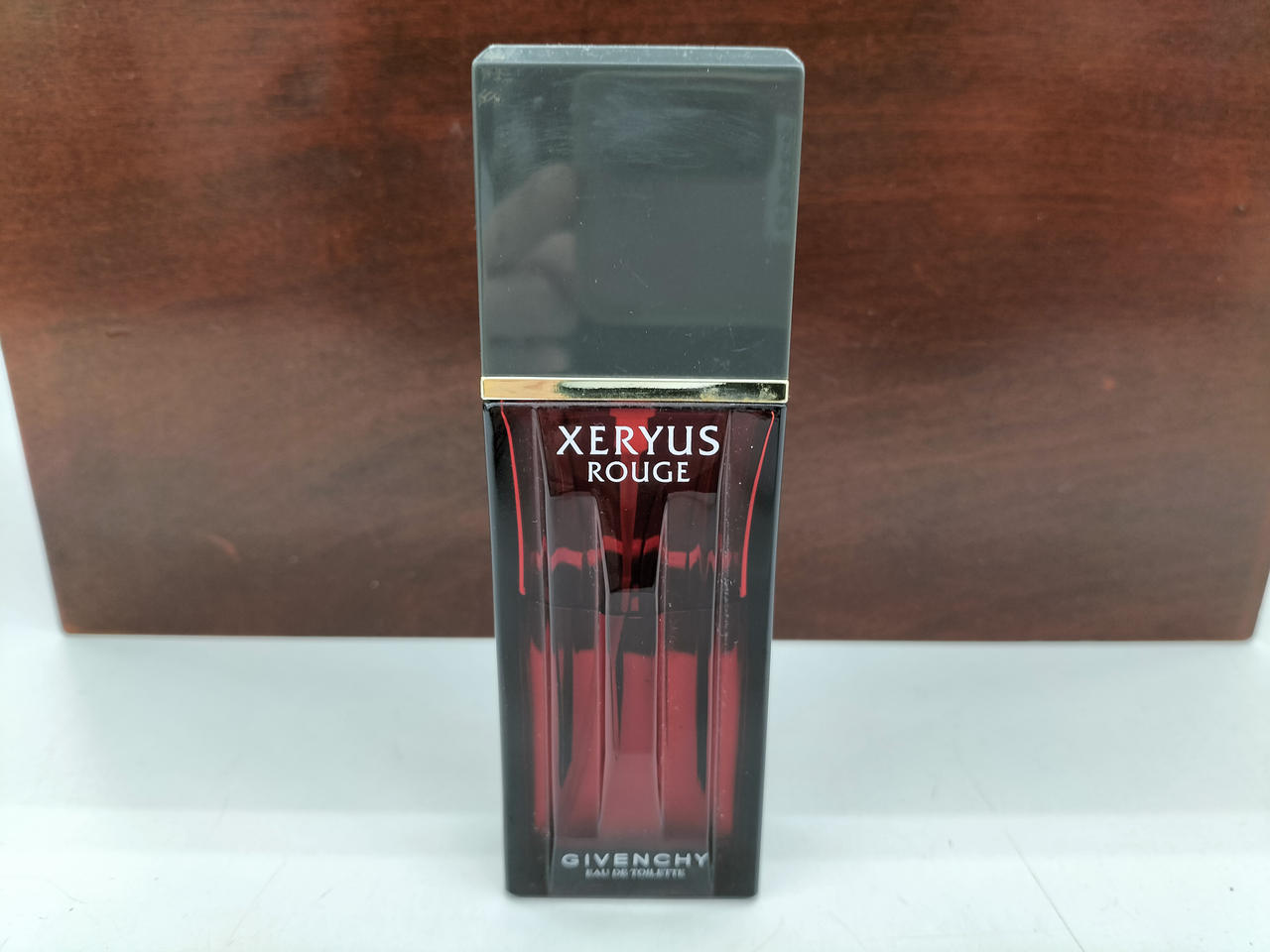 GIVENCHY|ジバンシィ オーデトワレ キセリュズ ルージュ 本体のみ