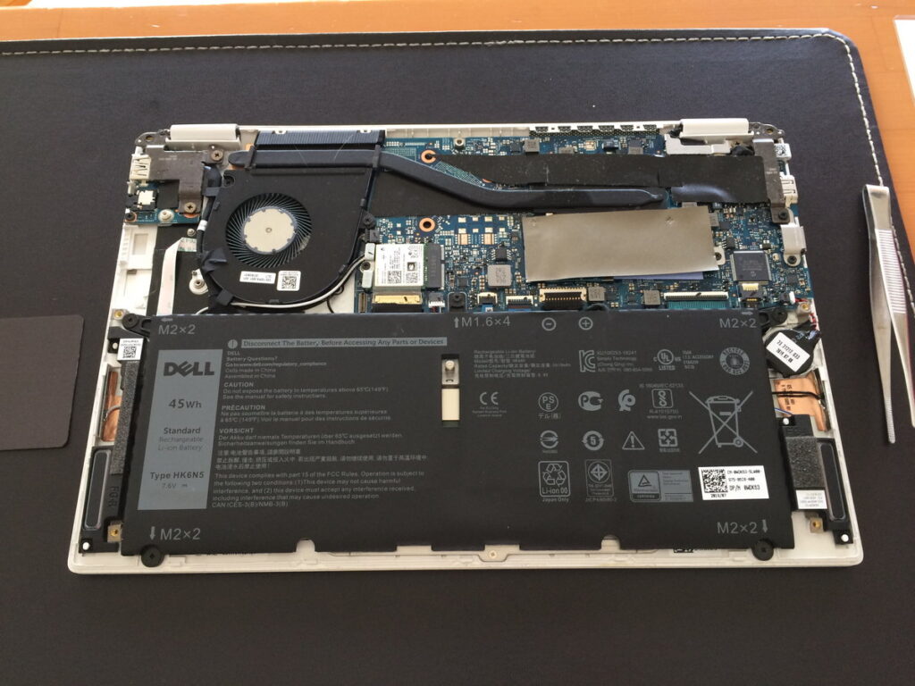 DELL Inspiron 5390 液晶交換修理 | パソコン坊主