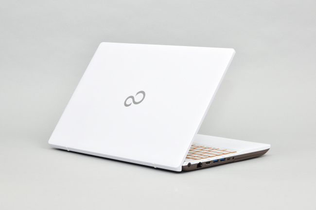 富士通『LIFEBOOK WA3/D1(WA2/D1)』レビュー 使いやすくて高性能！上質