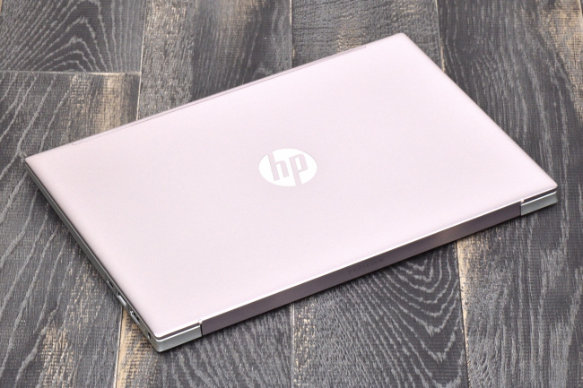 HP Pavilion 14-dv (2022年モデル) レビュー：SAKURAのカラーが