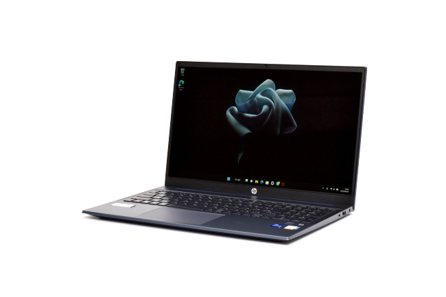 HP Pavilion 15-eg (2022年モデル) レビュー：スタイリッシュデザイン