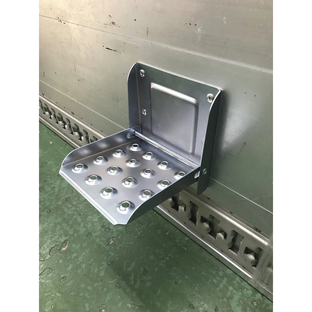 公式】パーマンショップ-アオリ用ステップ 折りたたみ式 ステンレス