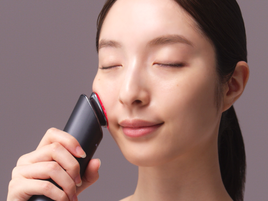 使い方 | 特長 リフトケア美顔器 バイタリフト RF EH-SR85 | フェイス