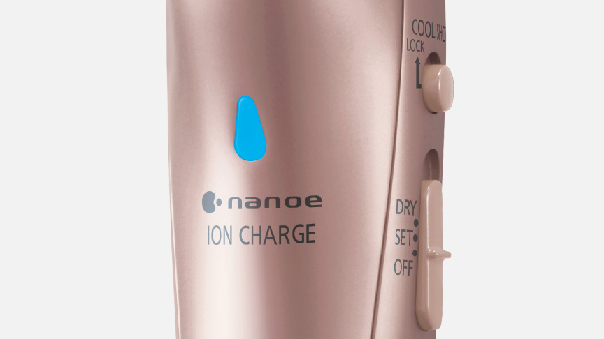 商品特長・効果 | 特長 くるくるドライヤー ナノケア EH-KN9F