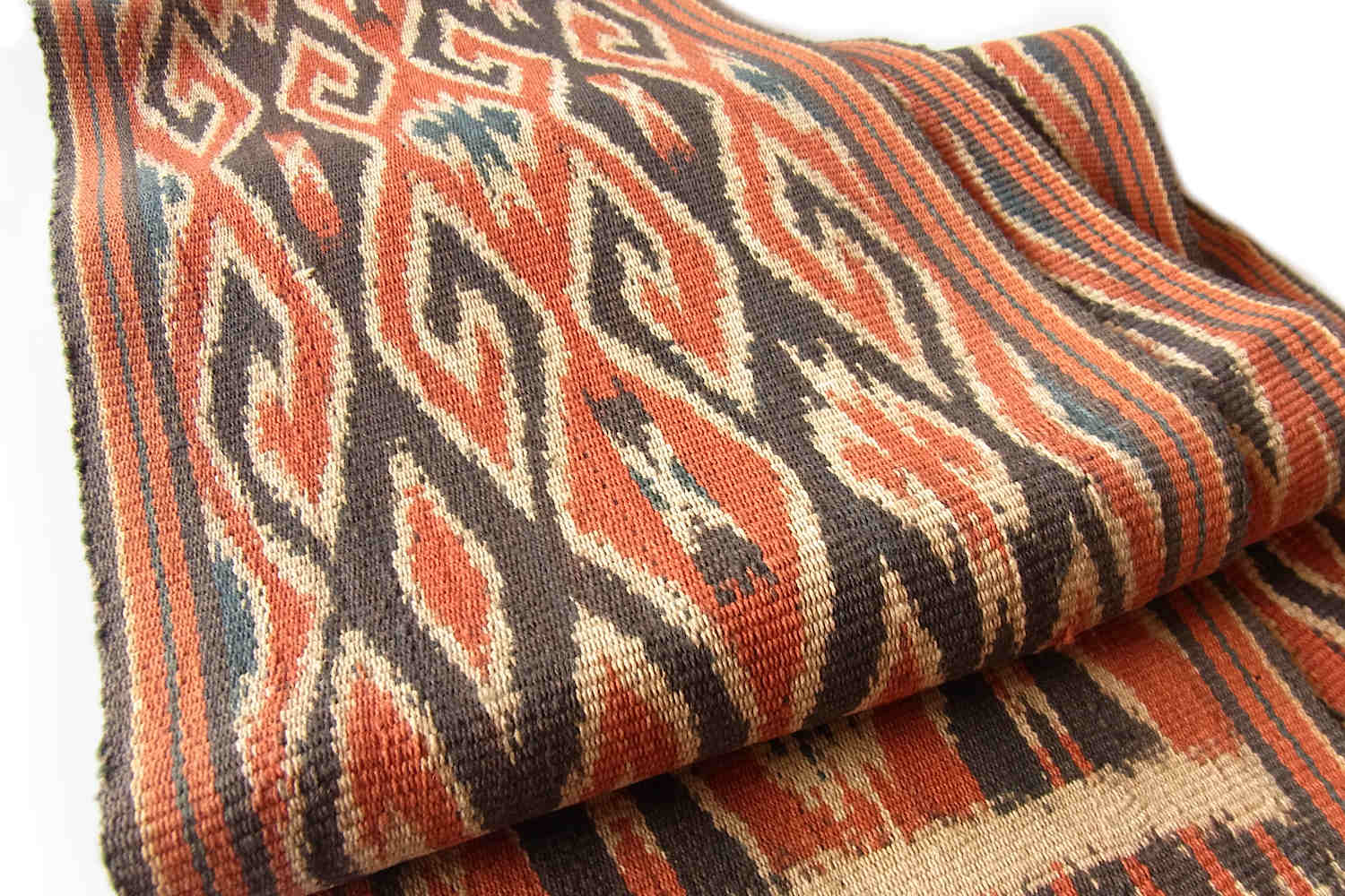 スラウェシ島トラジャ・イカットNo.T-ISW-010|野趣あふれる