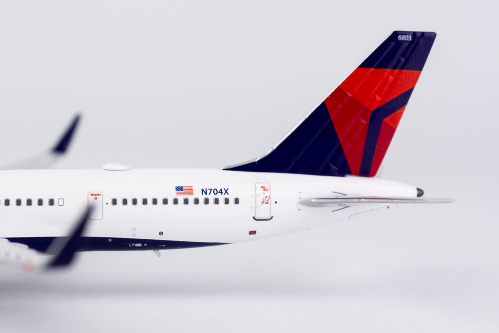 Delta Boeing 757-200 N704X NG Model 53188 Scale 1:400 – PandaFox Toys