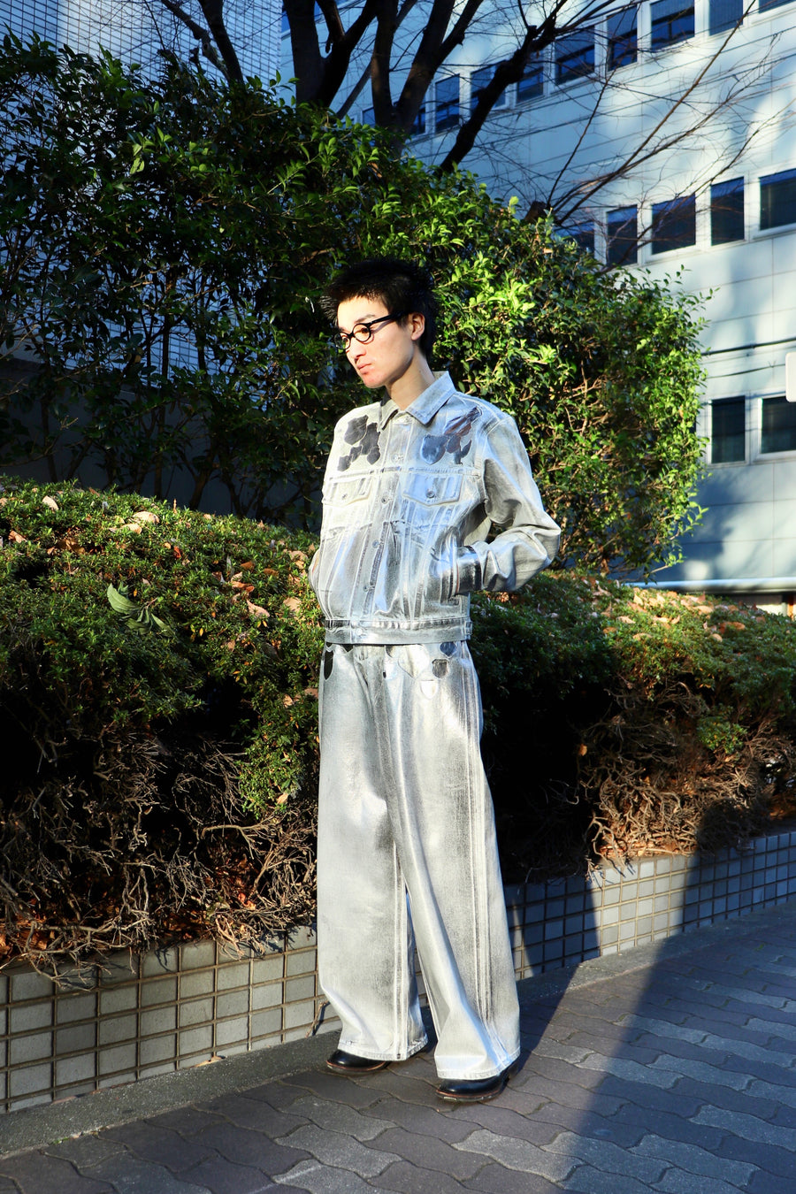 MASU(エムエーエスユー)のMASU BOYS” EMBLEM BAGGY JEANS SILVERの通販