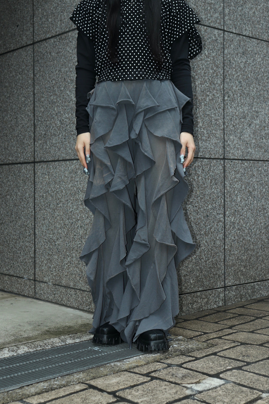 BELPER(ベルパー)のBLEACHED RUFFLE PANTS BLACK(パンツ)の通販