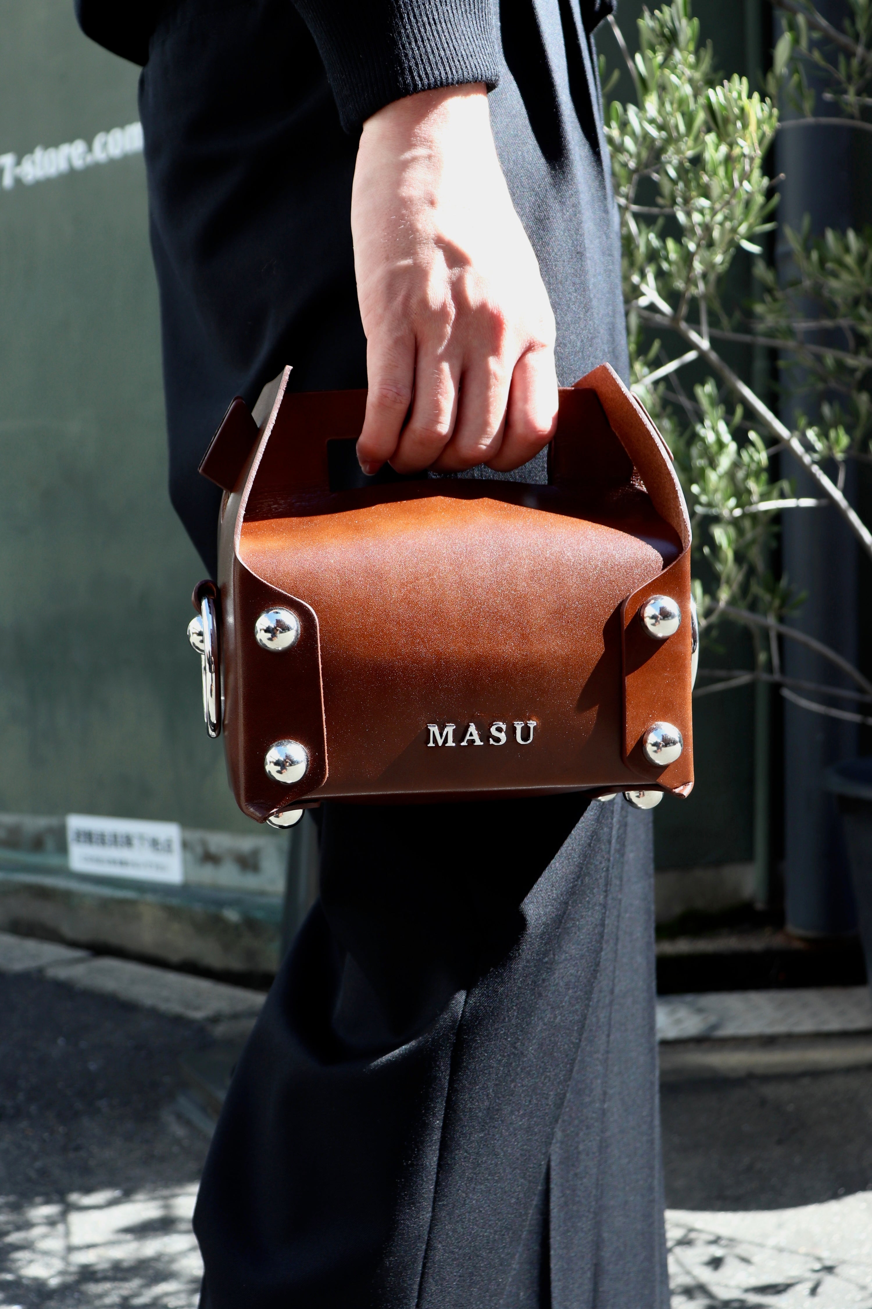 MASU(エムエーエスユー)のLEATHER CAKE MINI BAG BROWN(バッグ)の通販