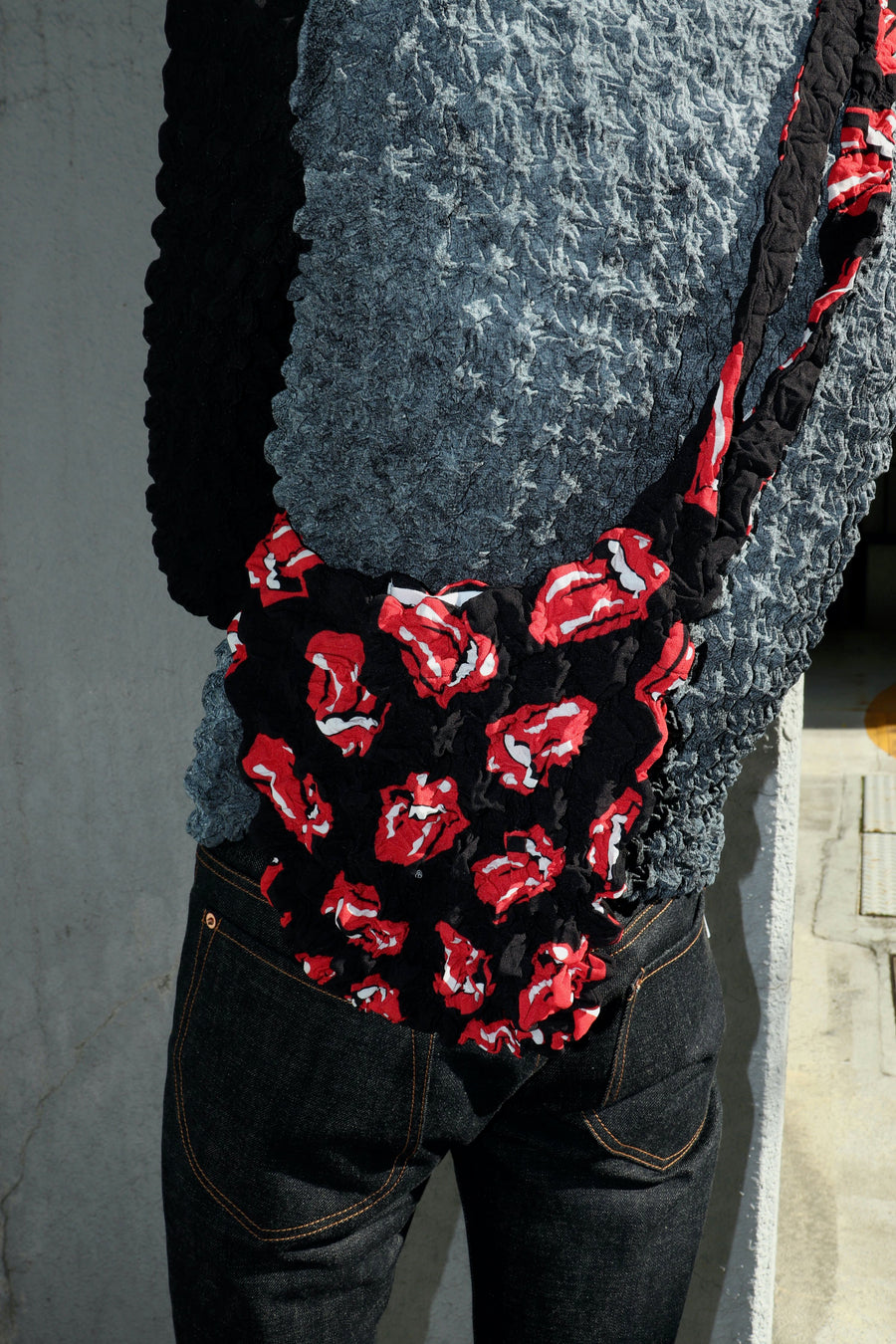 MASU(エムエーエスユー)の“LIPS AND TONGUE” POPCORN BAG(バッグ)の