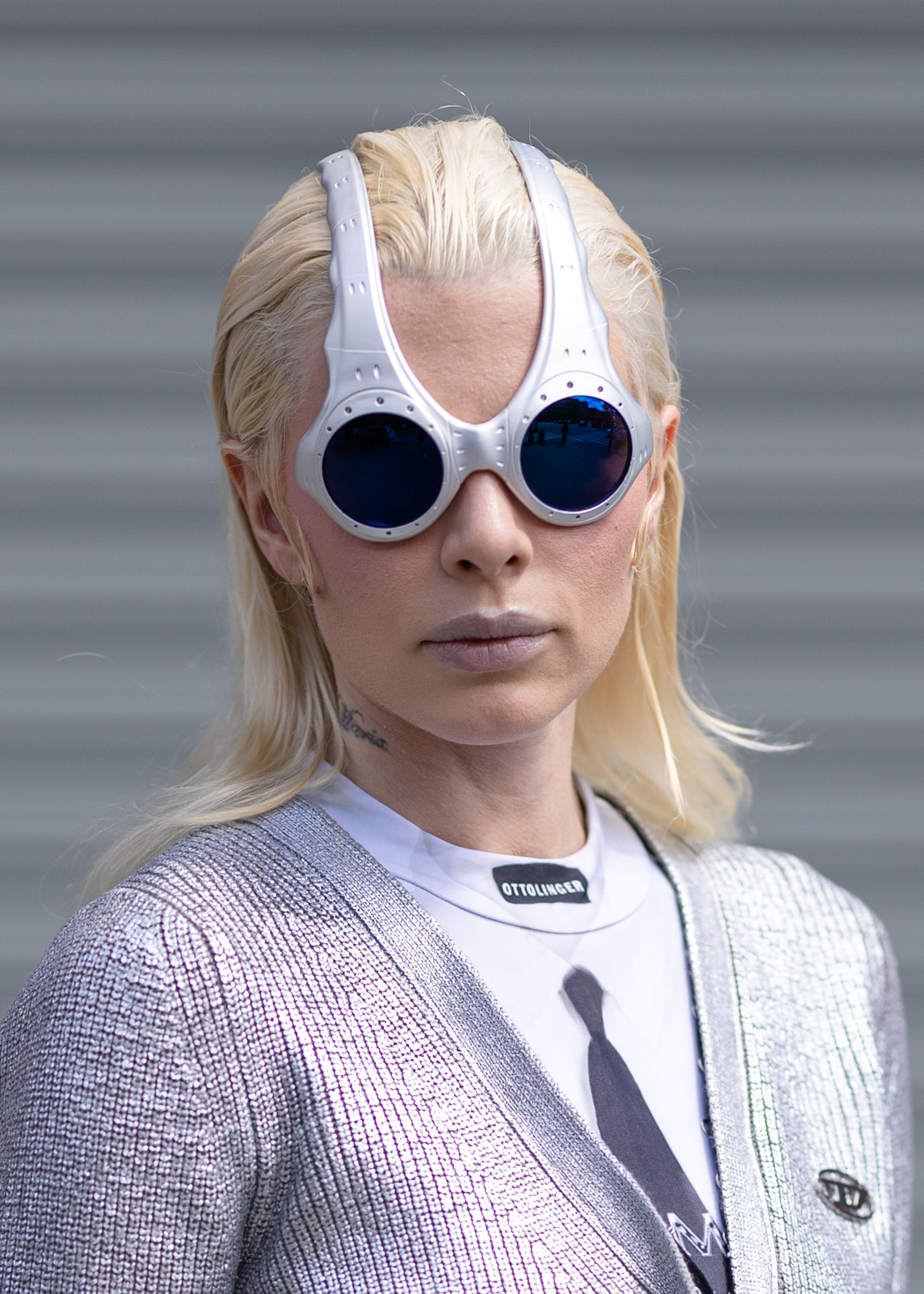 Julia Fox goes fully futuristic in over-the-top Oakley sunglasses