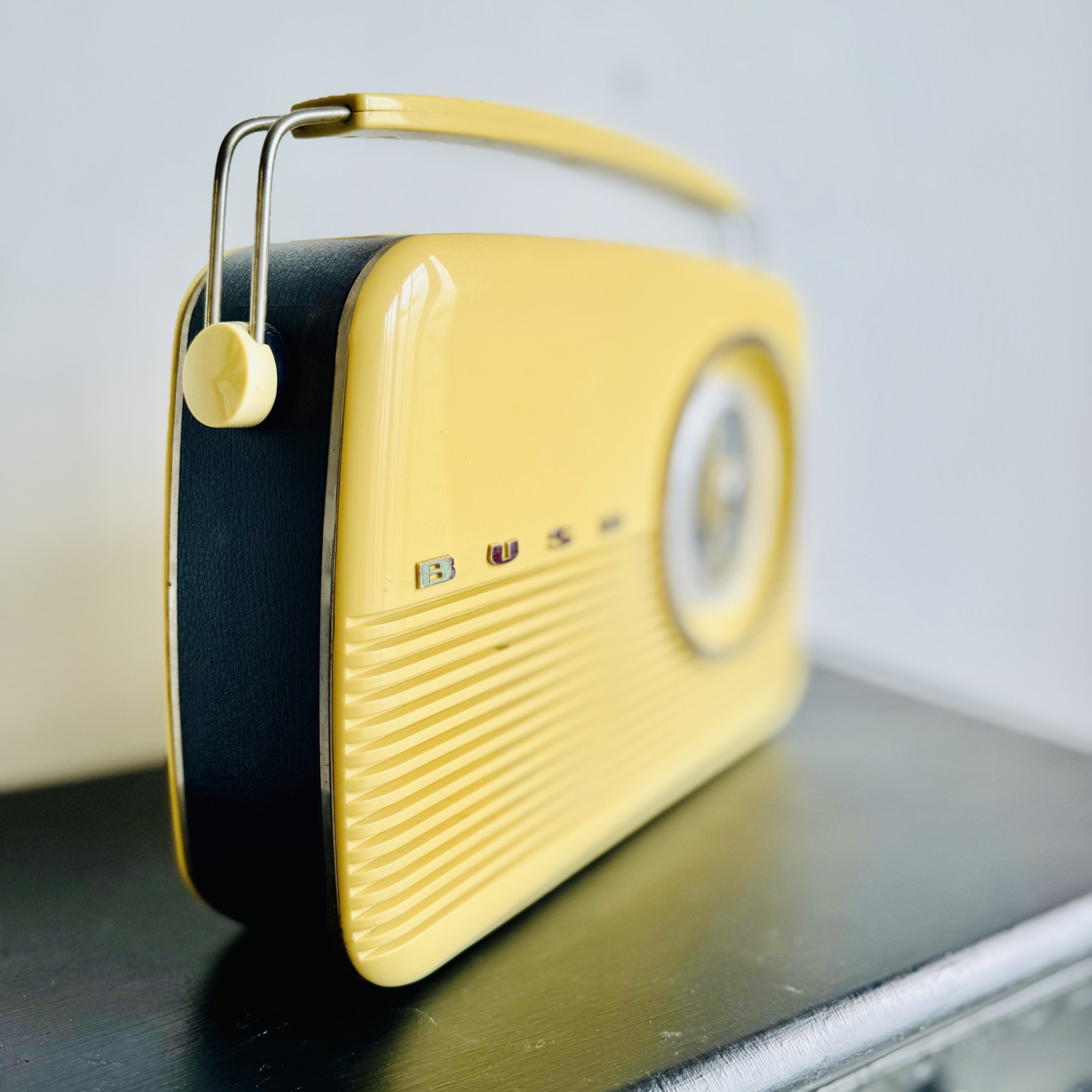 Vintage retro Bush radio mains or battery powered