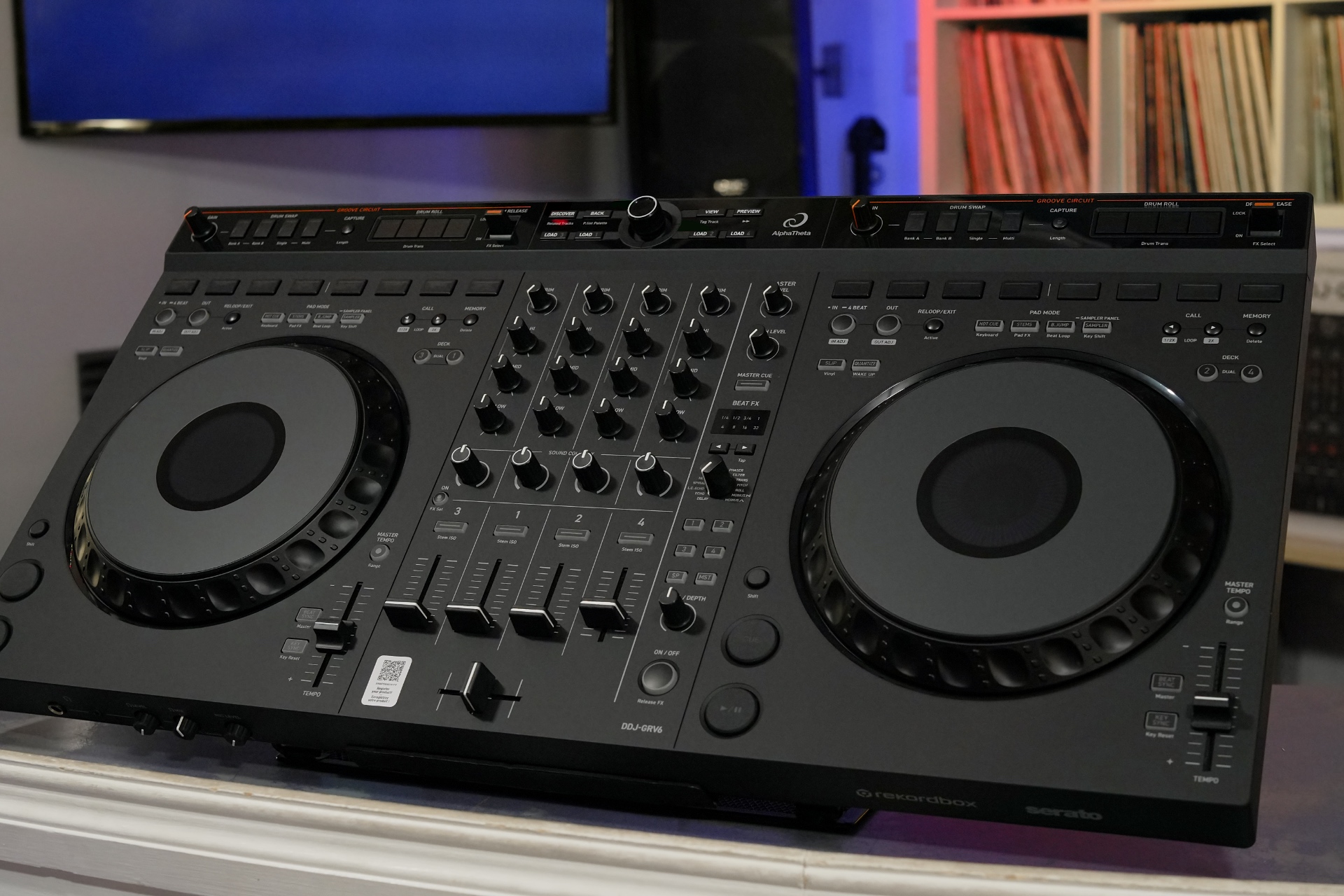 DDJ-GRV6 Review (AlphaTheta DJ Controller)
