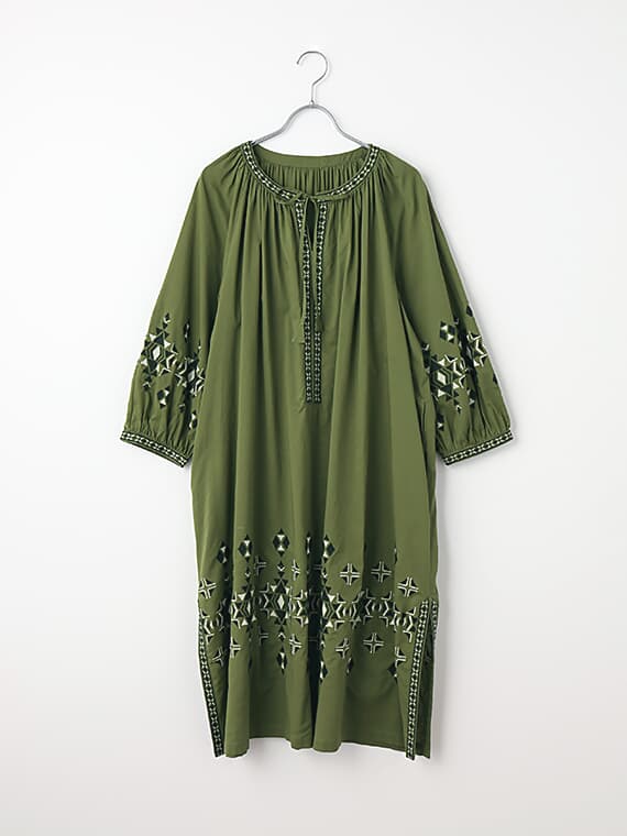 wata】Apolina 刺繍入りオリーブグリーン ロンパース80cm wata