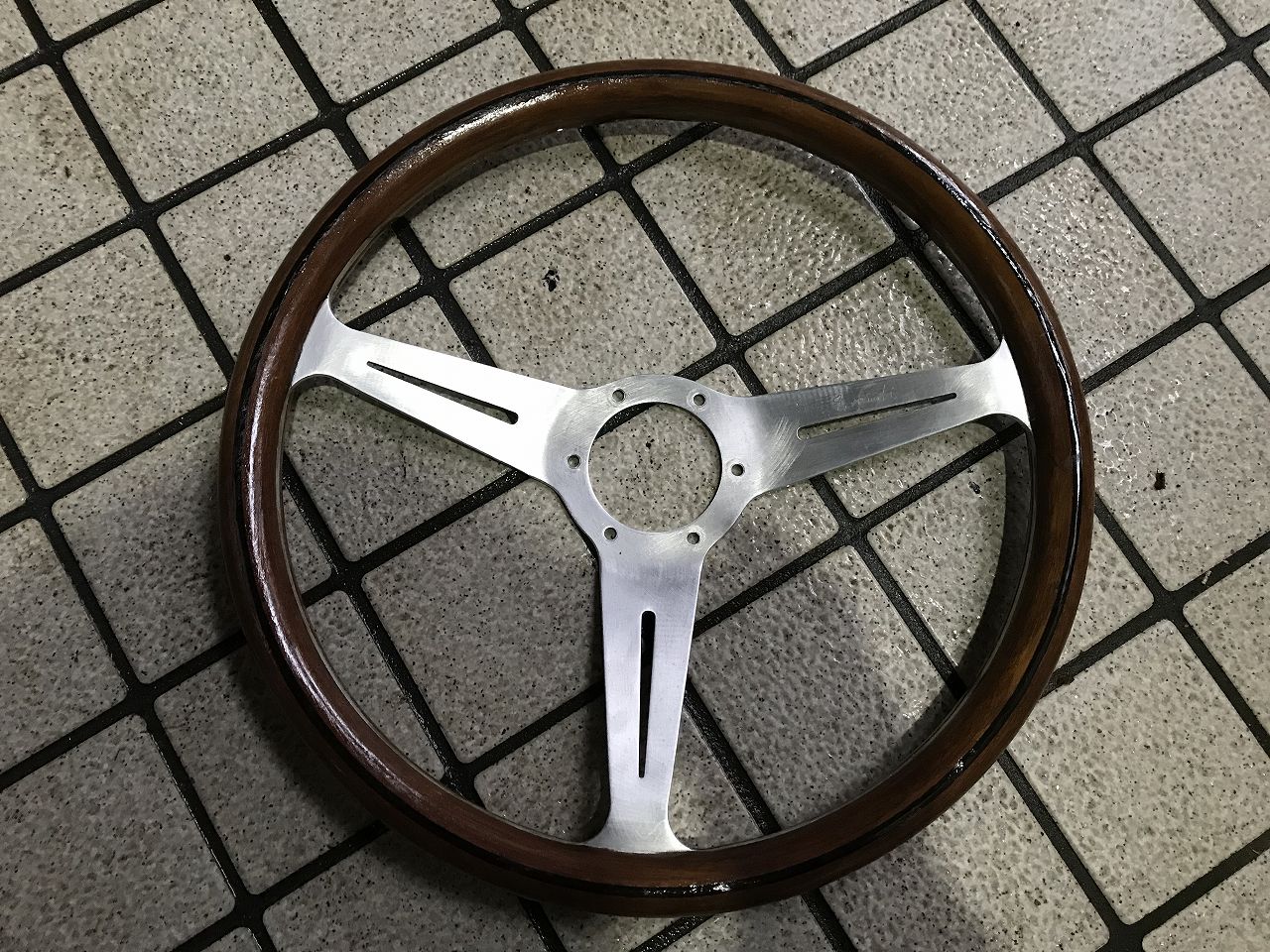 ナルディ クラシック 32パイ？ | パーツの杜