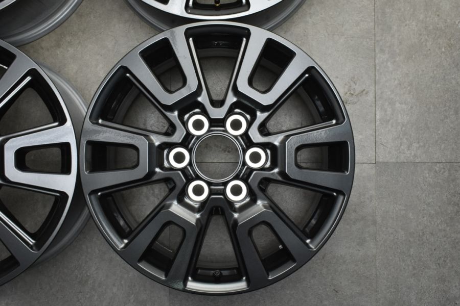 新車外し 美品】トヨタ ランドクルーザー250 VX 純正 18in 7.5J +60