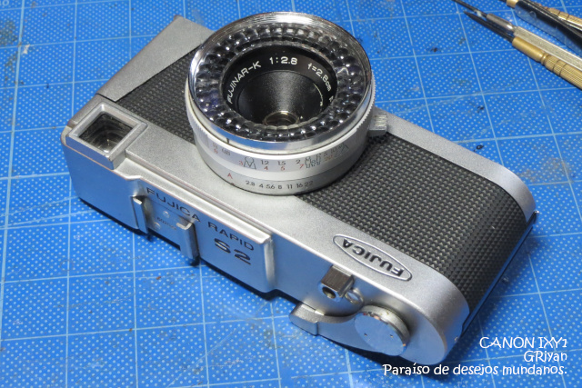FUJICA RAPID S2 美しいデザインの油ギッシュカメラを分解修理