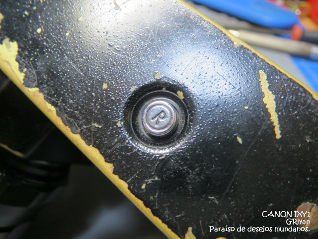 カメラ素朴な疑問】巻き戻しボタンを間違えて押してしまった！そんな時