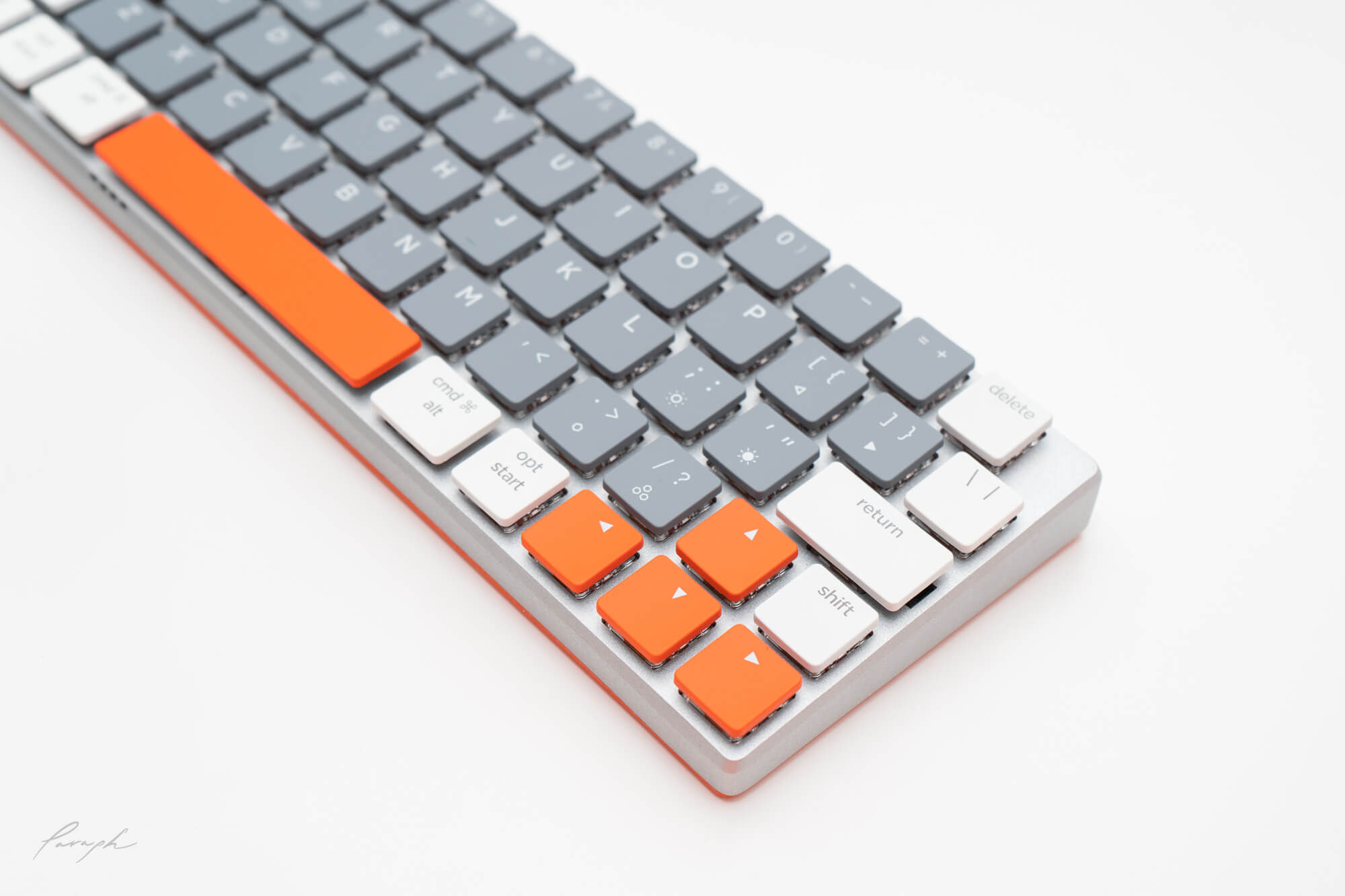 NuPhyのオシャレすぎる赤軸メカニカルキーボード「NuType F1」限定