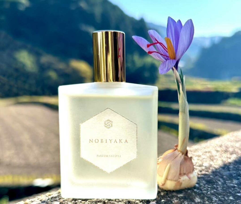 The scent of freedom “NOBIYAKA” - parfum-satori.com