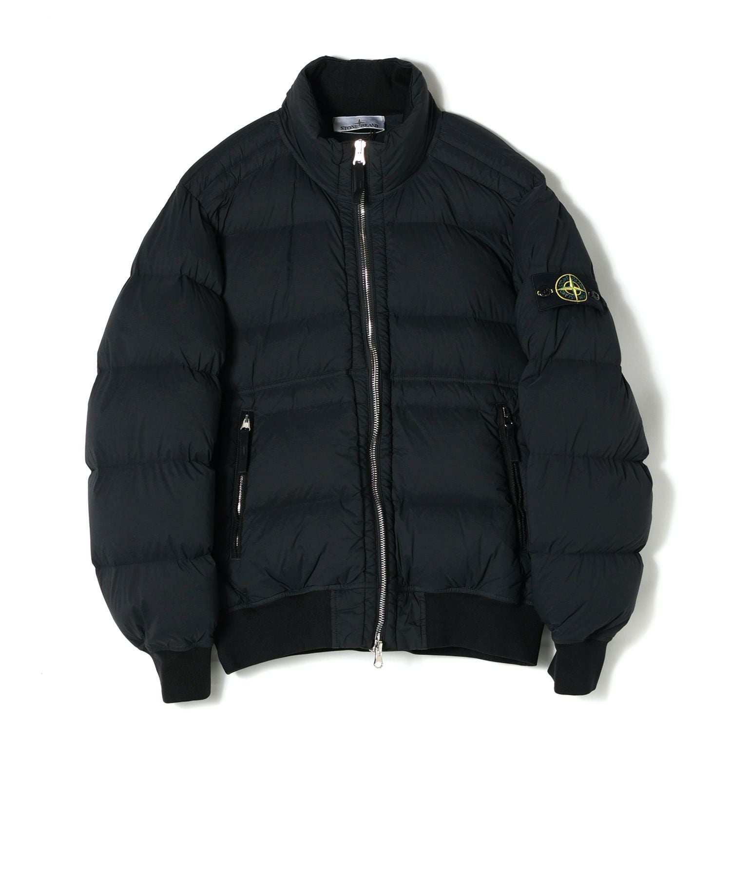 STONE ISLAND(ストーンアイランド)】 シームレス TUUNELボンバーダウン