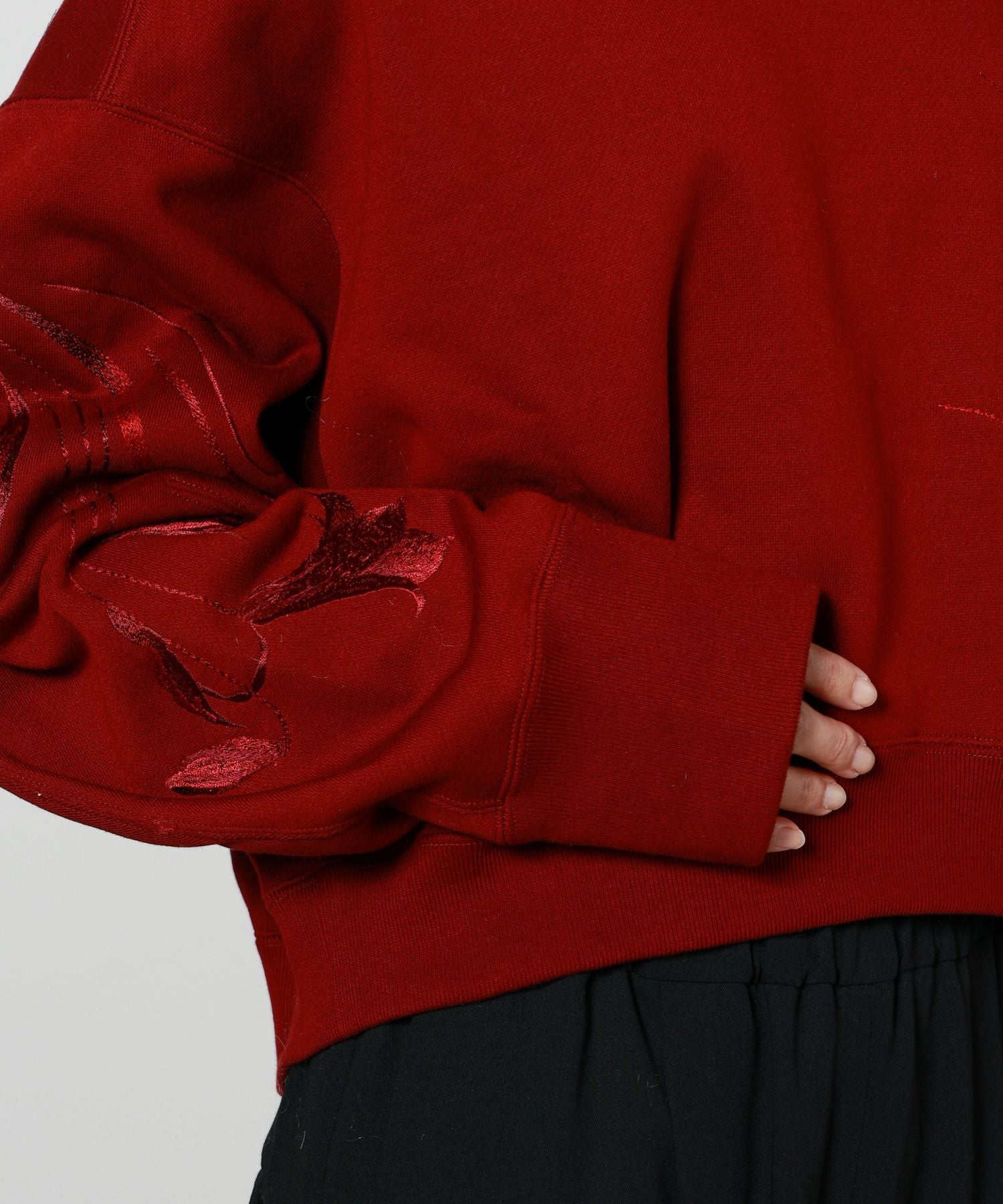 Mame Kurogouchi(マメ クロゴウチ)】Floral Motif Embroidered