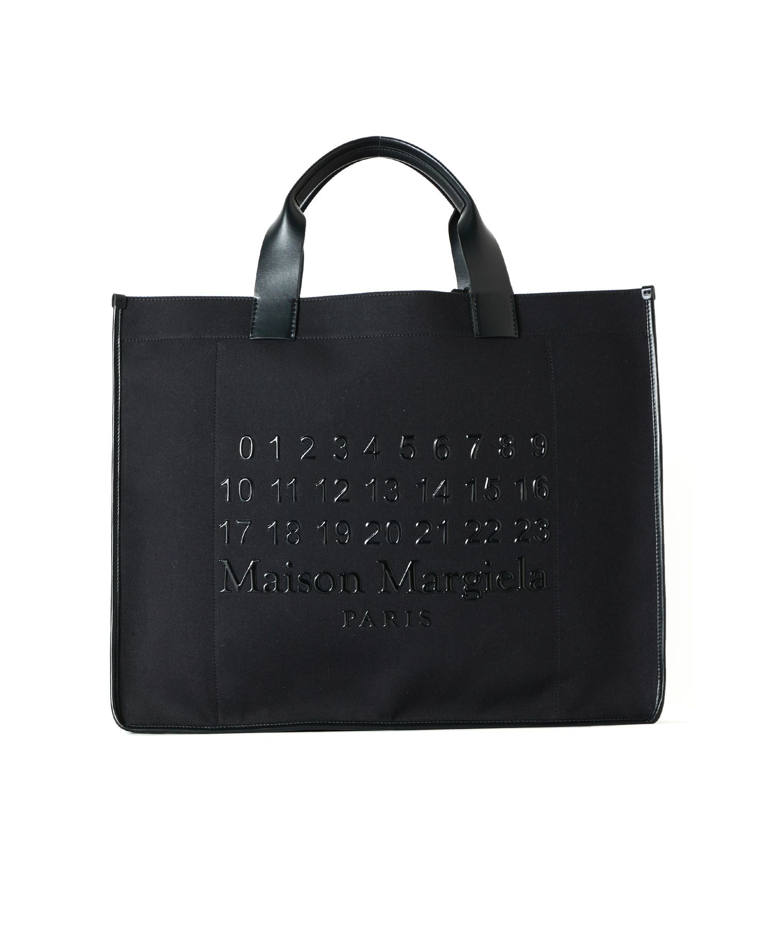 vol.9｜小柄だからこそ、大きいバッグを。Maison Margiela(メゾン