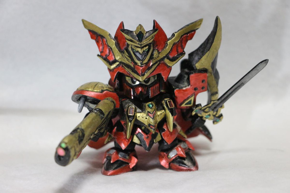 キャプテンレッド本体は前立の換装で海賊形態から騎士形態にゴーカイ