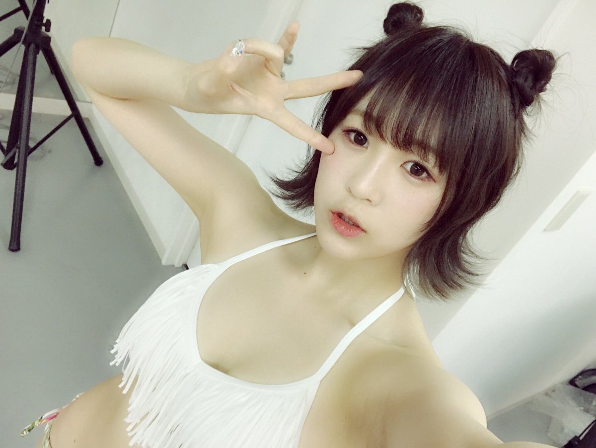 今年もオフィシャルから 水着生写真でてるぞ〜🤗 オフィシャルショップ