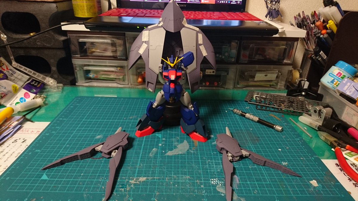1/144ガンダムアシュタロンハーミットクラブ進捗。 ガレキで気泡も