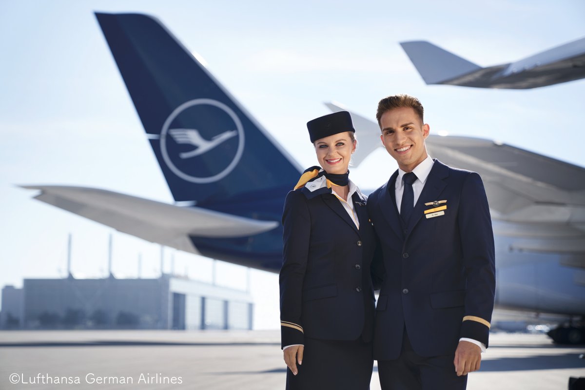 今日は #スチュワーデスの日。現在は性別を限定しない、客室乗務員やCA