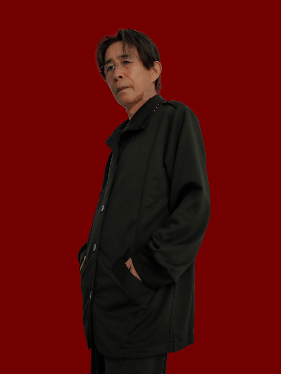 2566ライトコート レディースバージョンです。 レディースは3色ライン