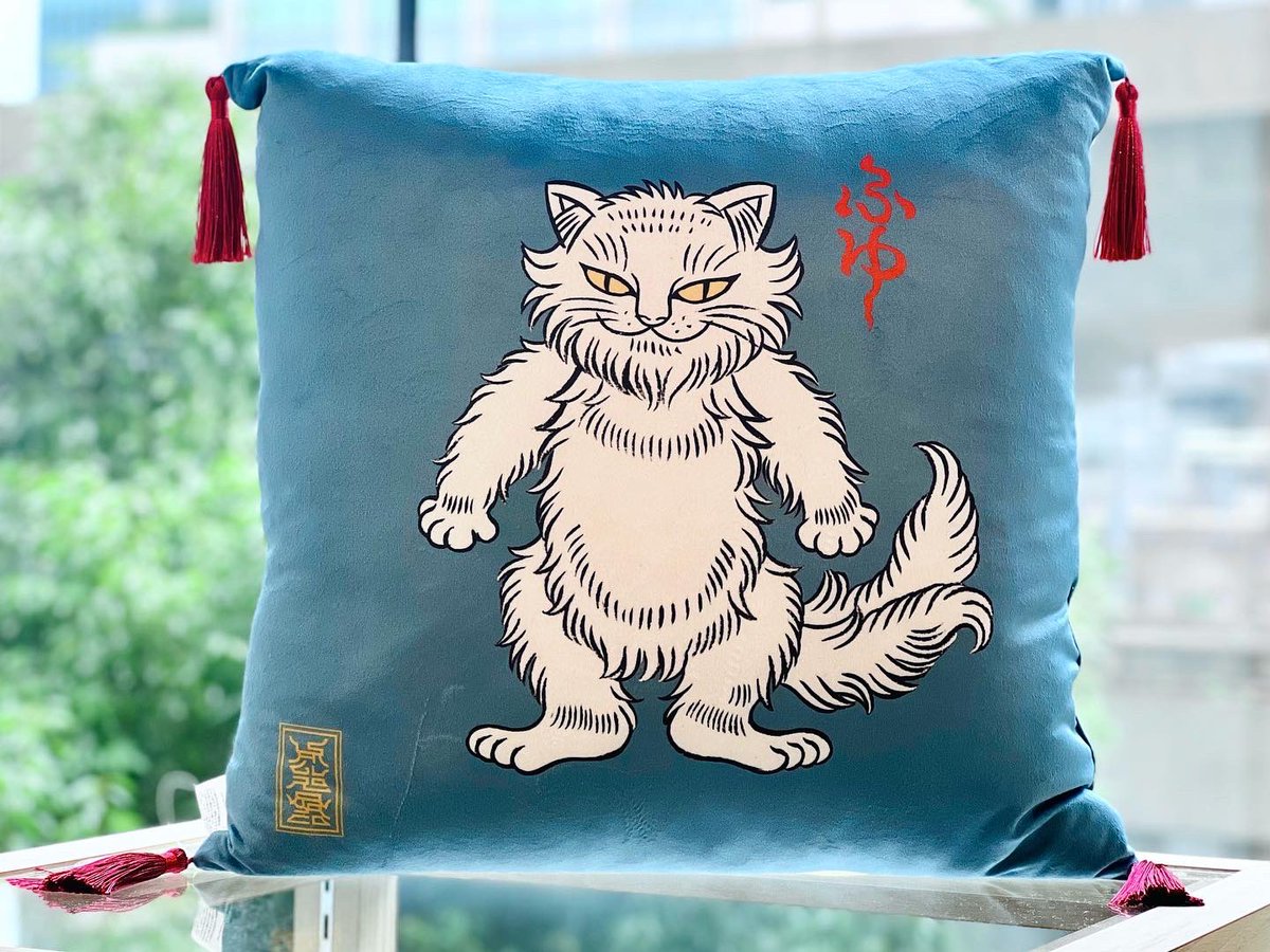 新商品✨「#ねこまたごよみ」の座布団風クッション🐱 サイズは40×40cm