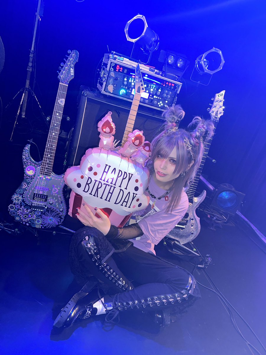 人生最高の誕生日更新しました。 また来年も頼んだよ！！ 一緒に歳取