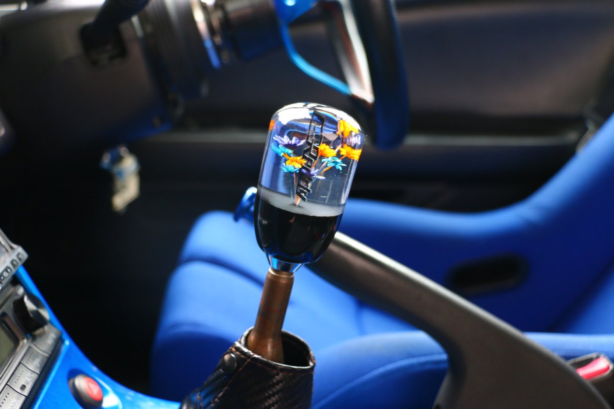 若いスタッフとの会話から、こんなモノ作ってみました。世代的に1周