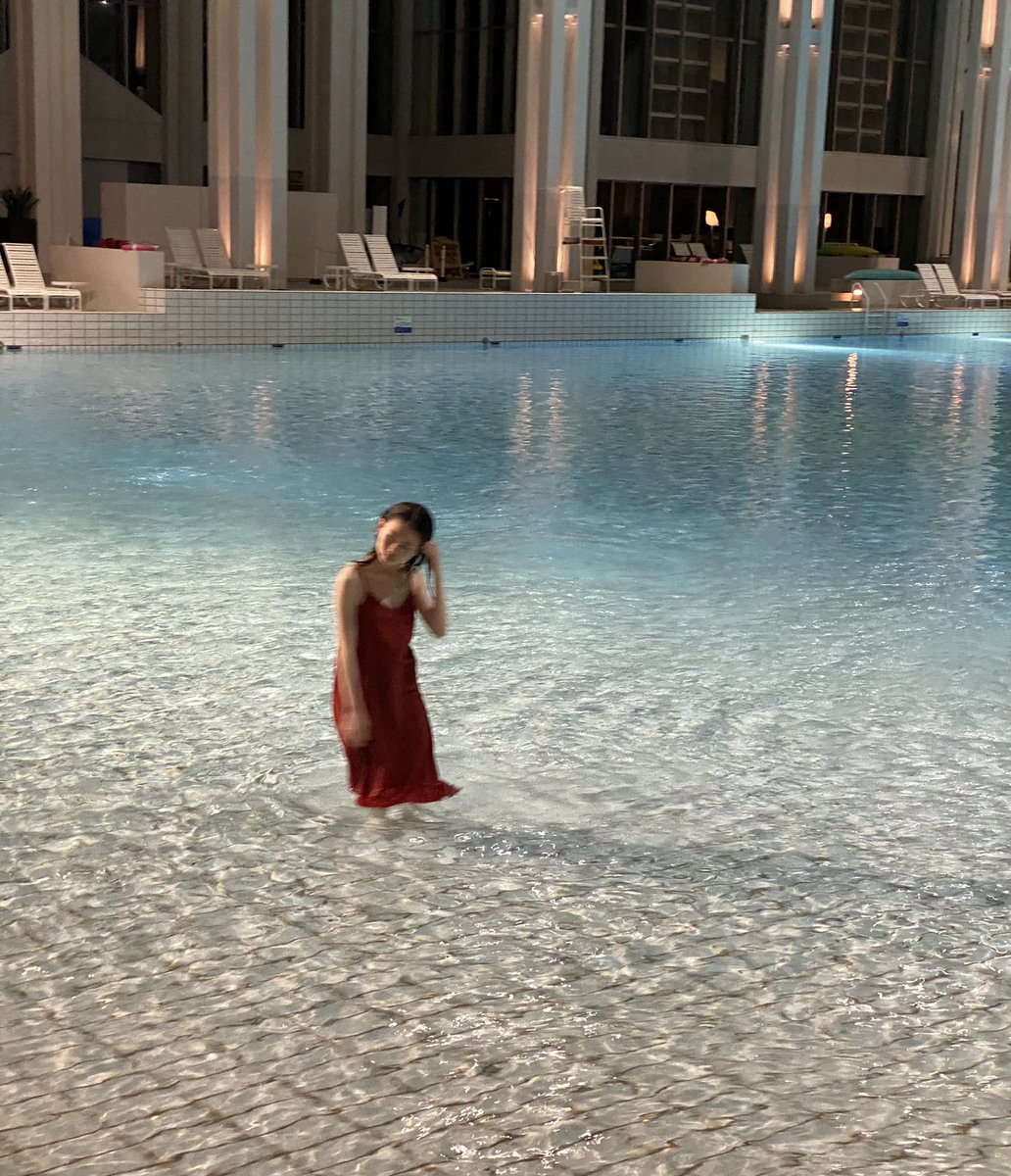 2nd写真集 #BLUE まもなく直筆サイン入りは締め切りになります😭 本日