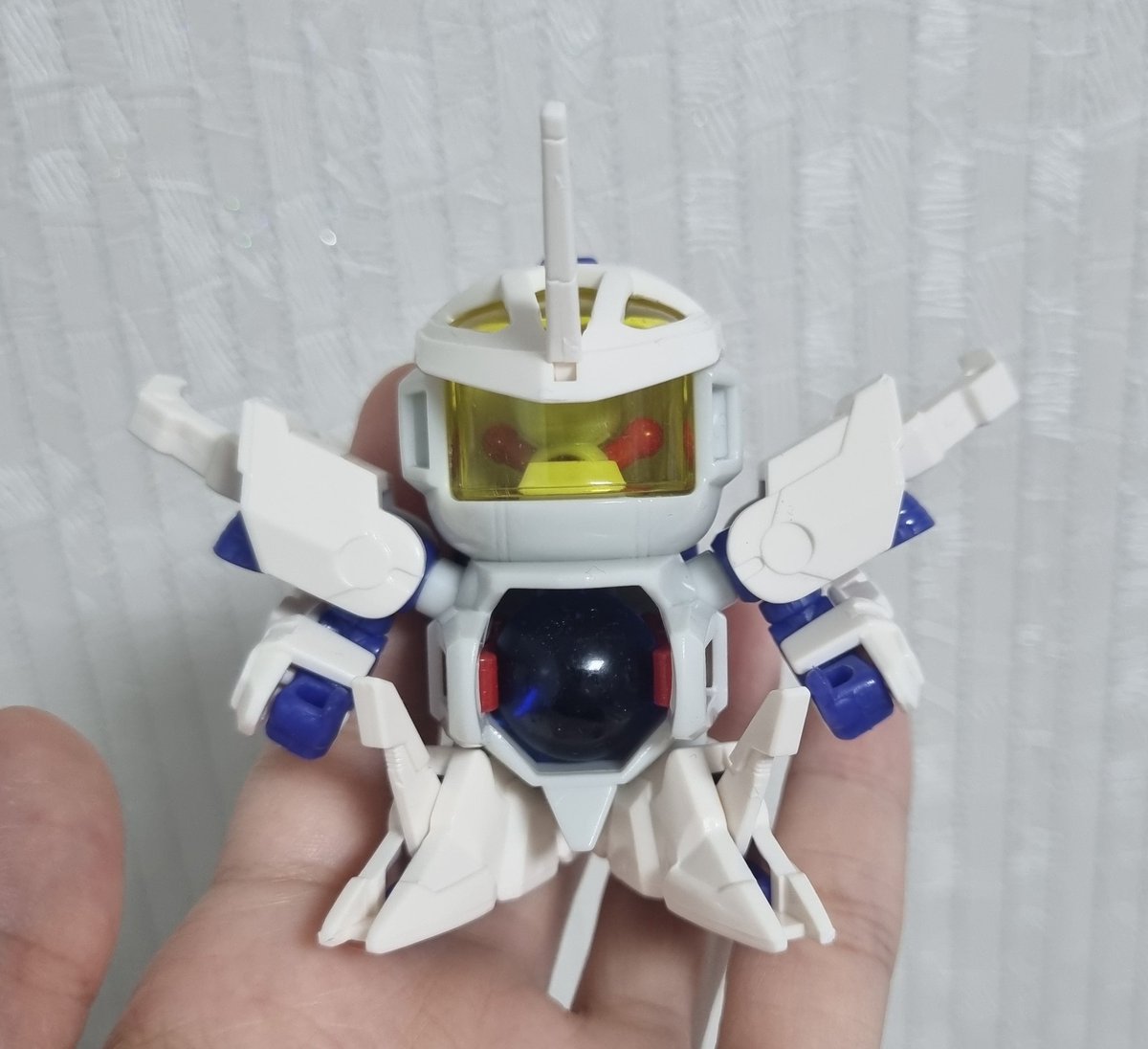 買ってたビーダマン爆外伝の玩具を組んで見ました。^^ まずは、しろ