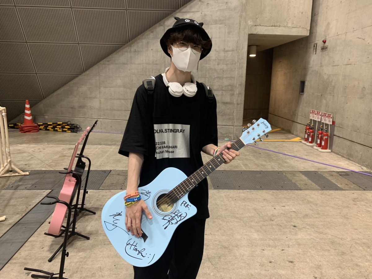 ザ*ク様 ポルカドットスティングレイ サイン入りアコースティック